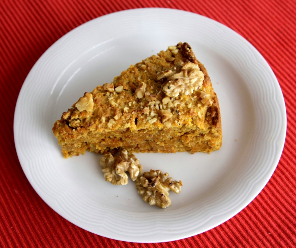 Apfel-Möhren-Kuchen mit Walnüssen Apfel-Möhren-Kuchen mit Walnüssen
